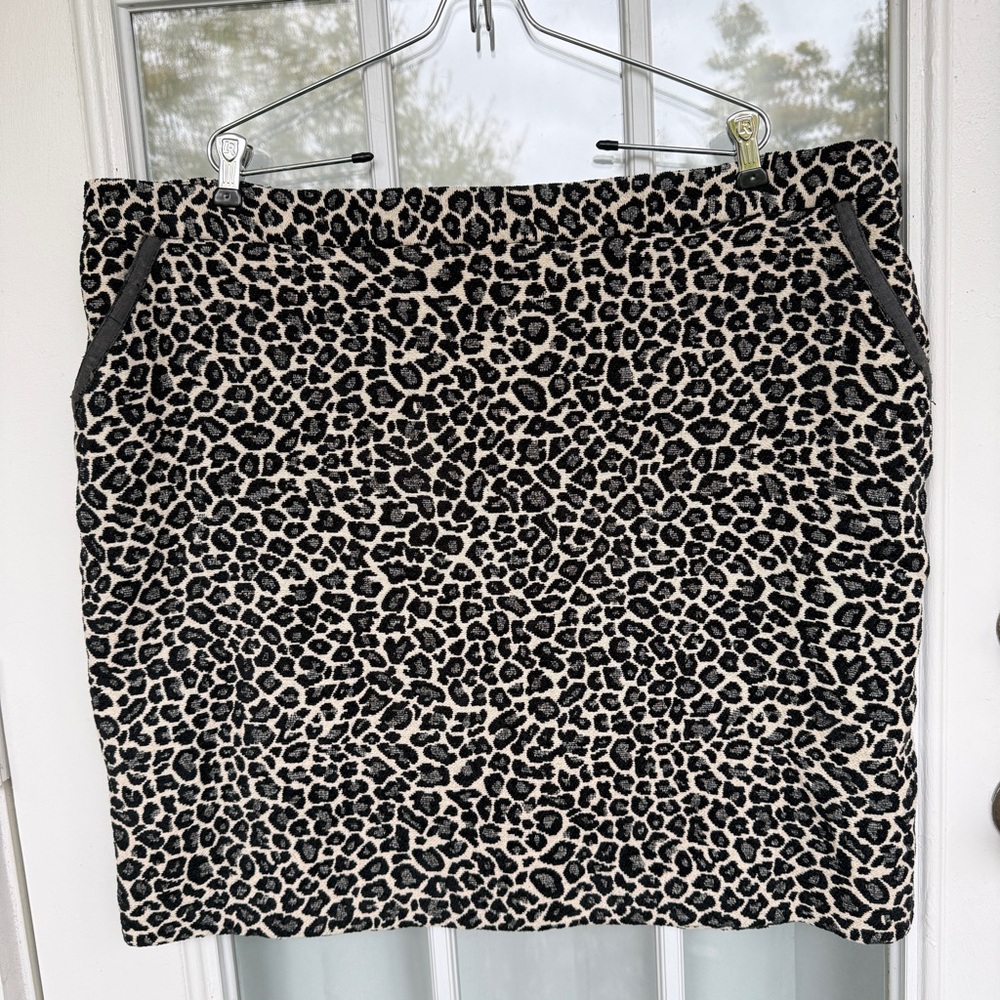 AMANDA & CHELSEA Leopard Print Pencil Skirt – Sz 22W | NWT